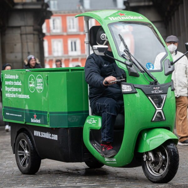 SCOOBIC diseña vehículos eléctricos para Heineken